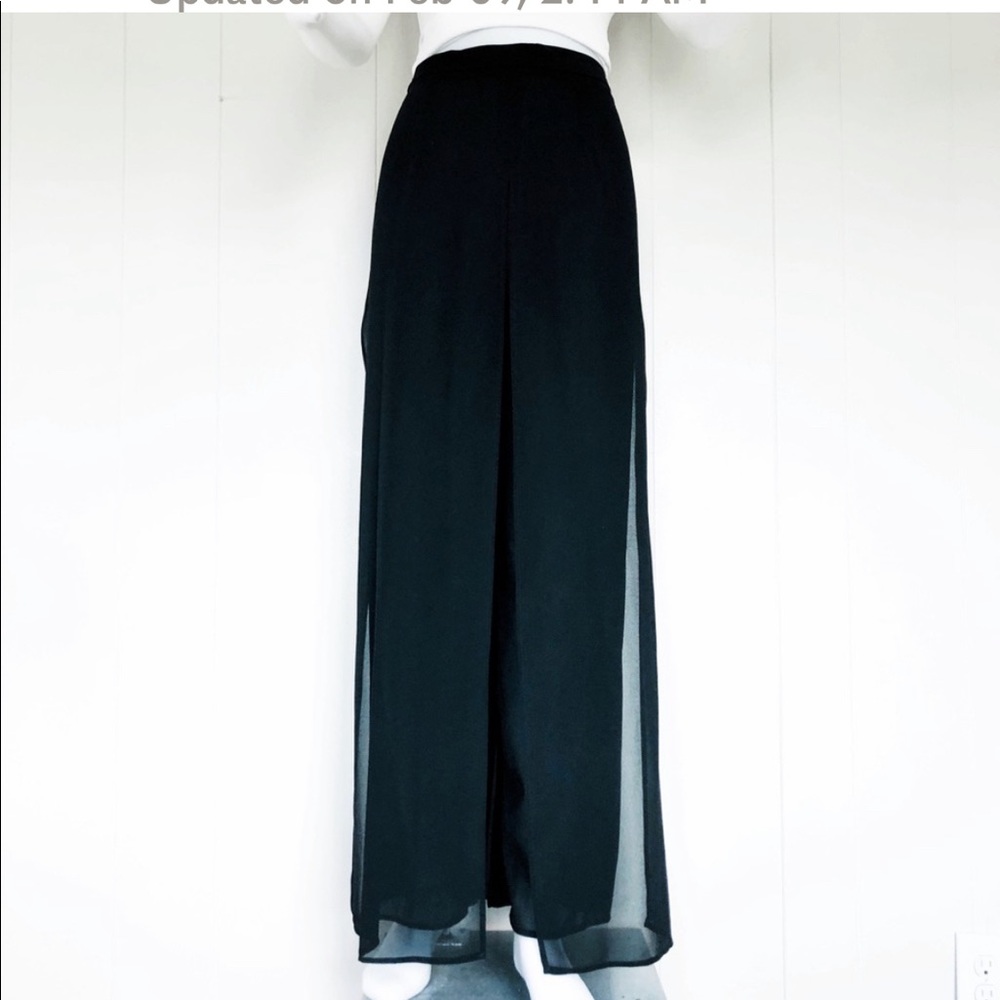 Beautiful Vintage Sheer Black Flowy Pants. Size 14. 🖤